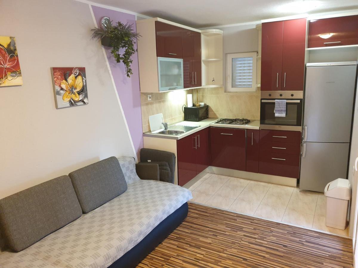Apartments Mima Kaštela Екстериор снимка