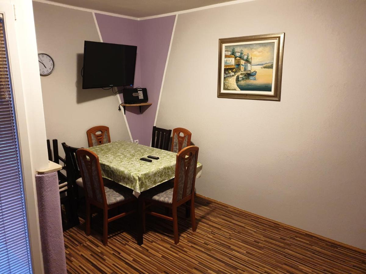 Apartments Mima Kaštela Екстериор снимка