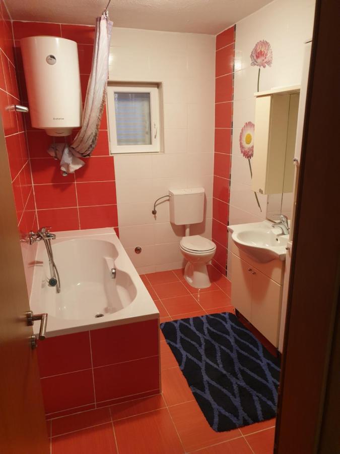 Apartments Mima Kaštela Екстериор снимка