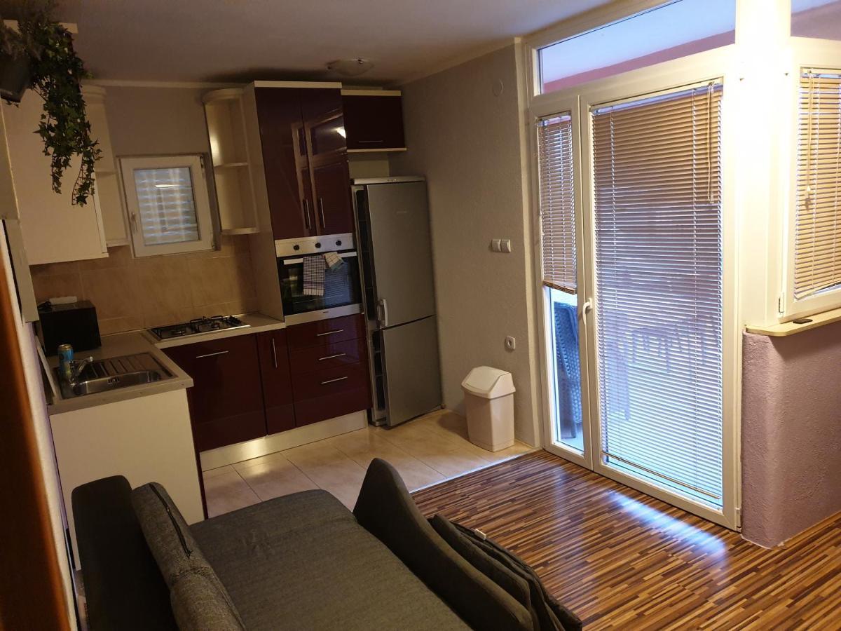 Apartments Mima Kaštela Екстериор снимка
