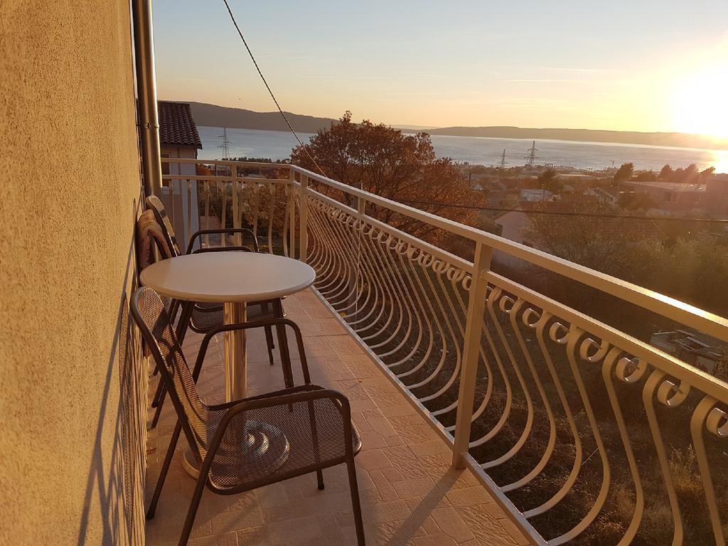 Apartments Mima Kaštela Екстериор снимка