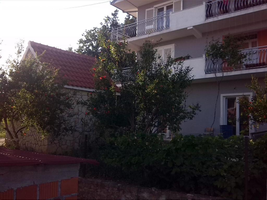 Apartments Mima Kaštela Екстериор снимка