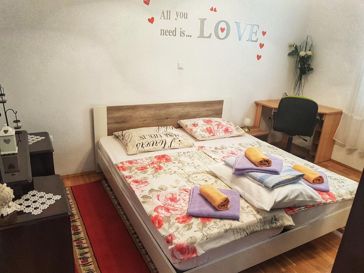 Apartments Mima Kaštela Екстериор снимка