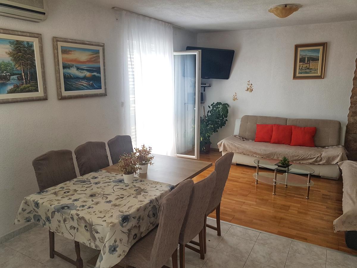 Apartments Mima Kaštela Екстериор снимка